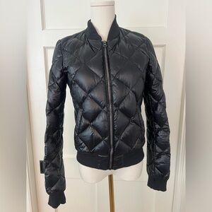 ALO YOGA Idol Black Quilted Active Bomber Jacket